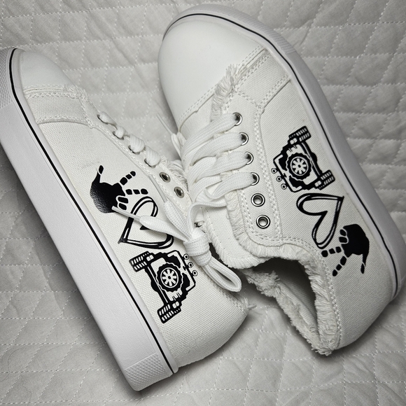 Canvas Shoes Women's size 7   peace love JEEP - Picture 3 of 6